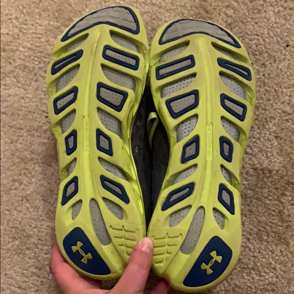 Under armour shoes - Picture 5 of 5
